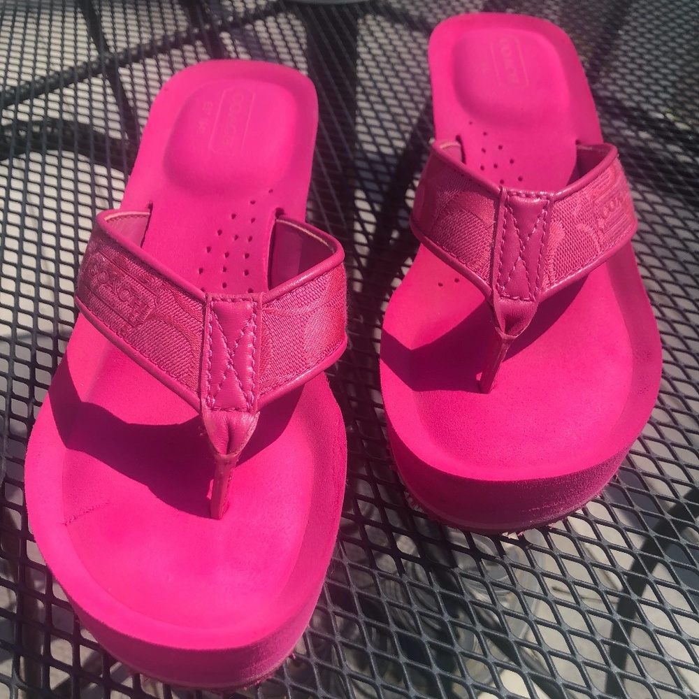 COACH JAICEE LOGO WEDGE FIT FLOPS  6.5 B